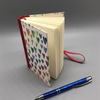 Notizbuch Gummibandverschluss stehend Stift Seiten